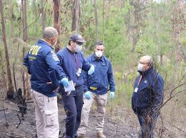 Fiscal Osvaldo Ossandón inspeccionó en lugar donde se habría iniciado el fuego