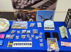 En el procedimiento se incautaron distintos tipos de droga.