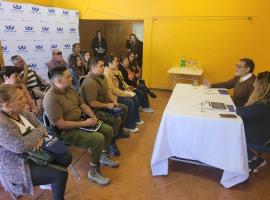 El Fiscal Regional Alexis Rogat dialogó con vecinas y vecinos de esta localidad.
