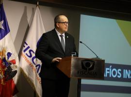 “Necesitamos hacer cambios profundos, con sentido de urgencia, perspectiva ciudadana y de servicio público”, destacó.