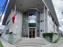 "Adicionalmente, el imputado lanzó piedras al inmueble", explicó el fiscal de Coyhaique, Luis Contreras.