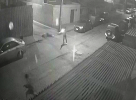 Tras lesionar a la víctima, el acusado disparó varias veces contra un testigo del hecho, quien logró huir ileso del lugar.