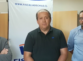 Fiscal Nacional (al centro) junto a Fiscal Regional (s), Álvaro Hermosilla (derecha) y el fiscal, Rolando Canahuate (izquierda)