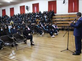 Charla a estudiantes