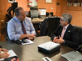 Fiscal Nacional junto a comisionado Joel Hernández