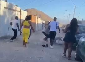 En el registro se advierte la participación de varias personas en el hecho. 
