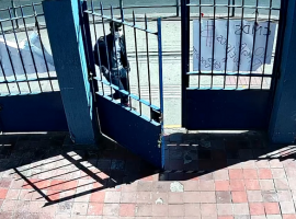 El condenado merodeaba los colegios para concretar los hurtos.