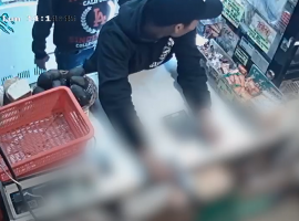 El robo quedó registrado en cámaras y difundido en redes sociales.
