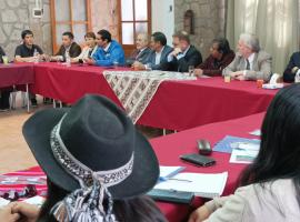 una treintena de dirigentes participaron en el diálogo con las autoridades.
