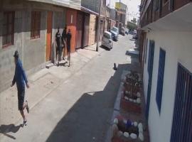 El sujeto logró huir tras inventar que un amigo le entregaría dinero a los acusados.