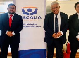 El Fiscal Metropolitano Occidente, Marcos Pastén, junto a los Fiscales Rodrigo Moya y Rubén Salas.