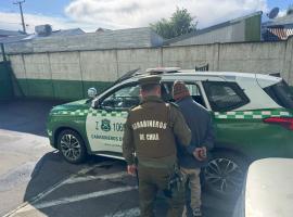 Salida de detenido por Carabineros de San Carlos