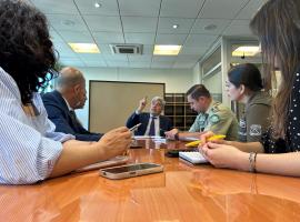 Reunión con policías