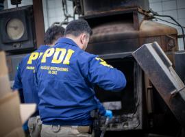 Detectives realizando pericias en incinerador de hospital de Chillán