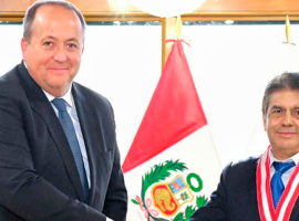 El Fiscal Nacional de Chile, Ángel Valencia, junto al Fiscal de la Nación del Perú, Tomás Aladino Gálvez.