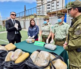 Tres detenidos y casi una tonelada de drogas incautada en procedimientos de Fiscalía y Carabineros en Calama y Sierra Gorda