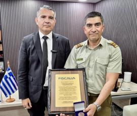 Fiscal Regional entregó reconocimiento al general Cristian Montre al término de su gestión como jefe de Zona
