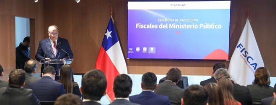 Fiscal Nacional envistió a 16 nuevos fiscales de la República 